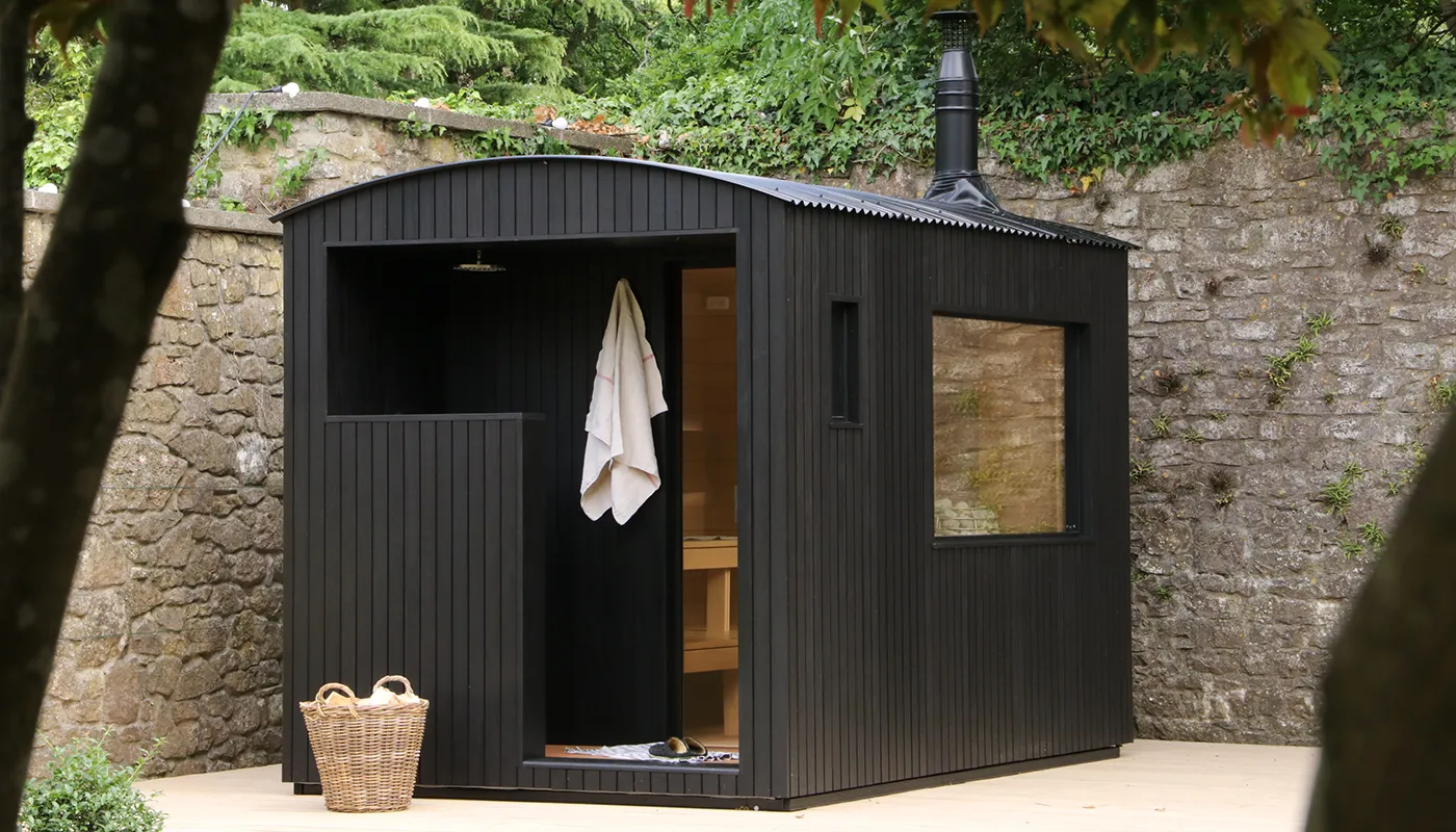 Wildhut luxury sauna in garden